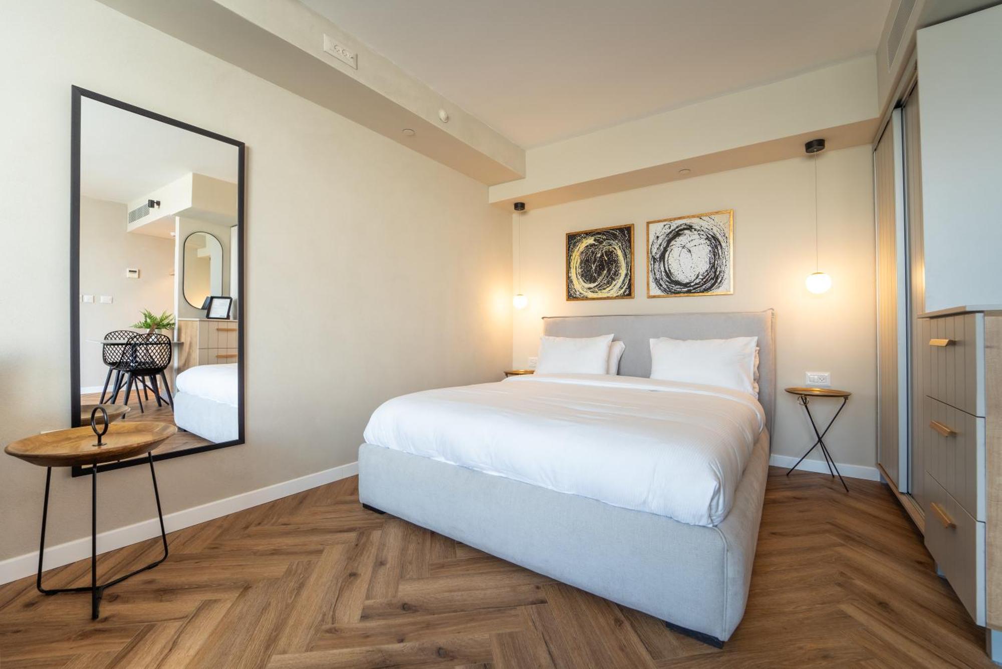 Luxury - By Harim